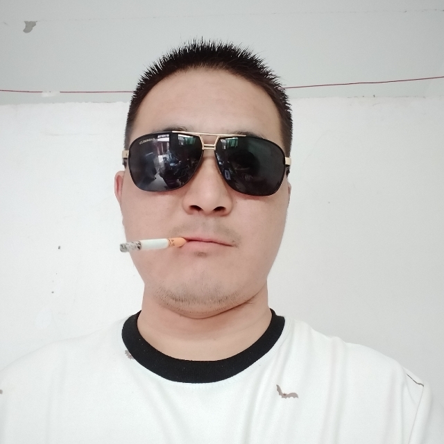 白伟伟的第一张照片--陕西上门女婿服务网